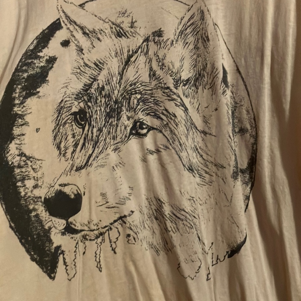 Project Social T. Size L. Are you hungry like the wolf?